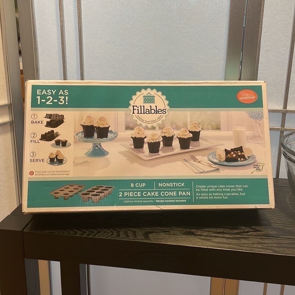 New Fillable 8 cups 2 piece cake cone pans.  Make treat filled cakes - Picture 2 of 3